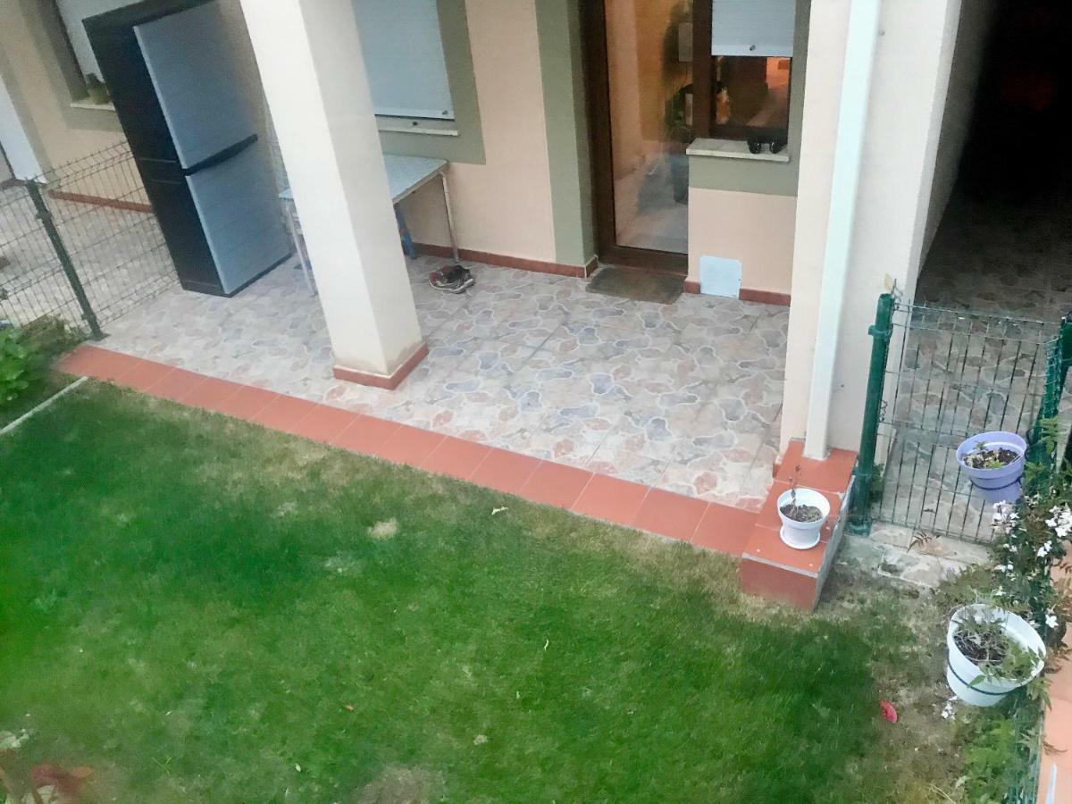 Casa de Las Flores - Apartamento con jardín privado frente a la Playa de Comillas Exterior foto